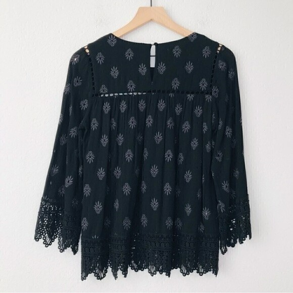 New! Pale Sky Stitch Fix Bohemian Eyelet Embroidered Bell Sleeve Black Top - Picture 3 of 11